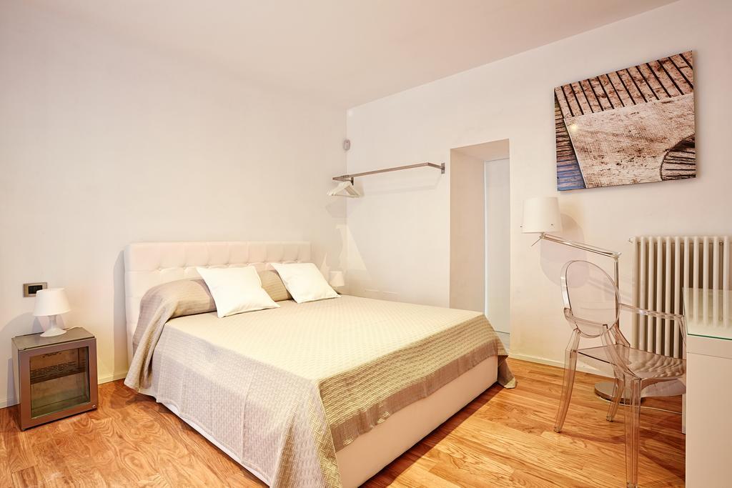 Suite Home Moncada Palermo Habitación foto